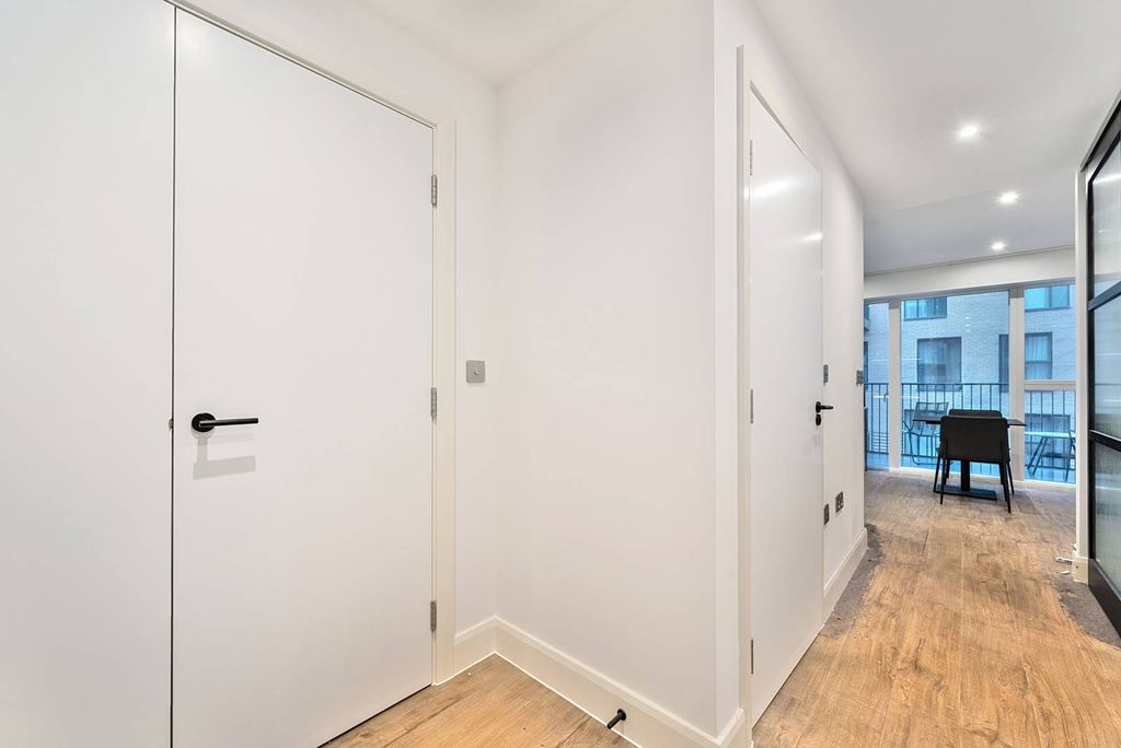 Property photo 1 of 40