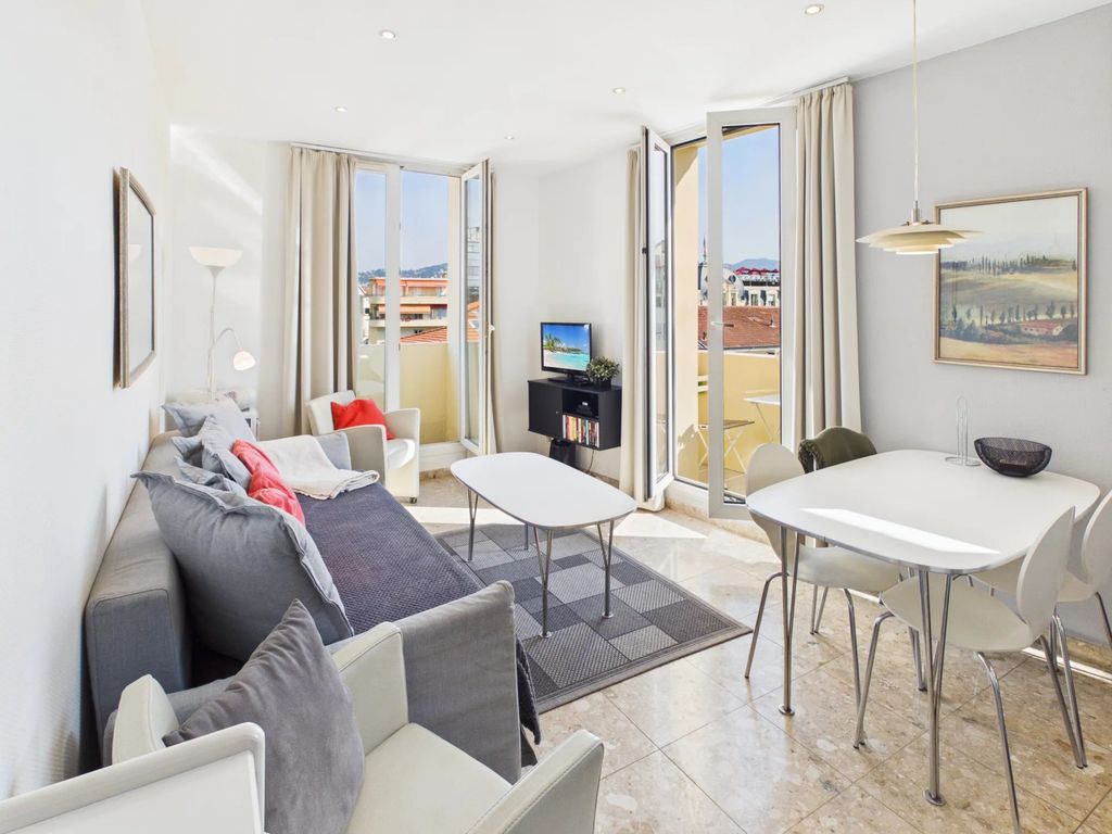 Property photo 3 of 19 E2E8ba762702Edd4c4A3070Cbf083946_3118c892Ae_1920-Big