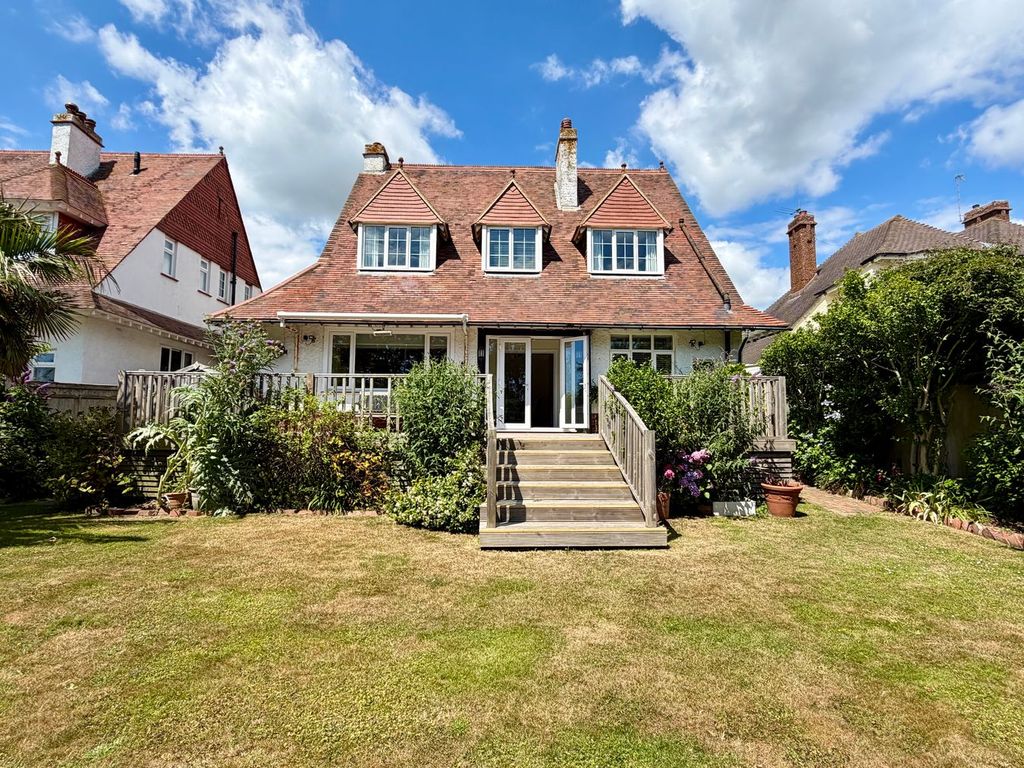 Property photo 3 of 33