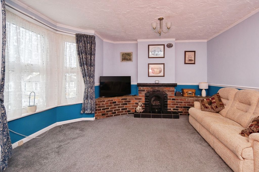Property photo 2 of 17 Image 1