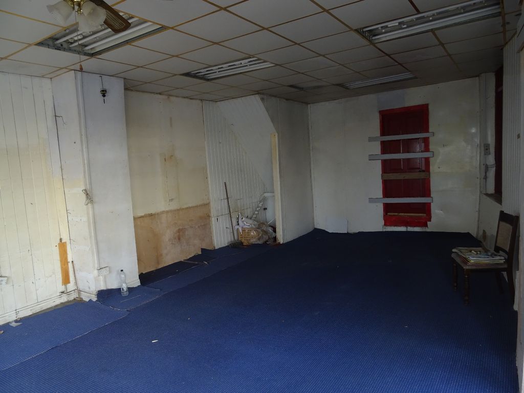 Property photo 1 of 4