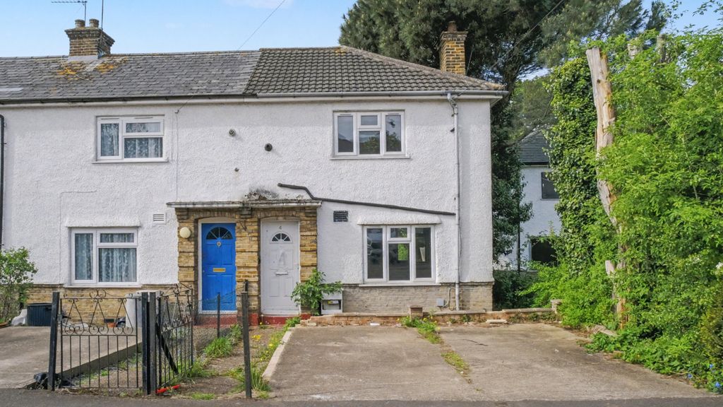 Property photo 1 of 13 4 Nelson Close, Hillingdon, Uxbridge, Ub10 0Px