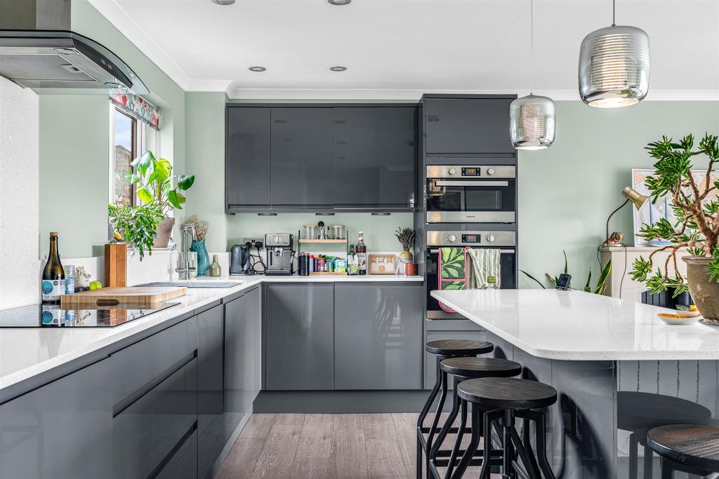 Property photo 3 of 17 Internal.Jpg