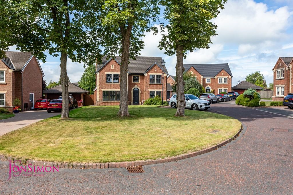 Property photo 2 of 62