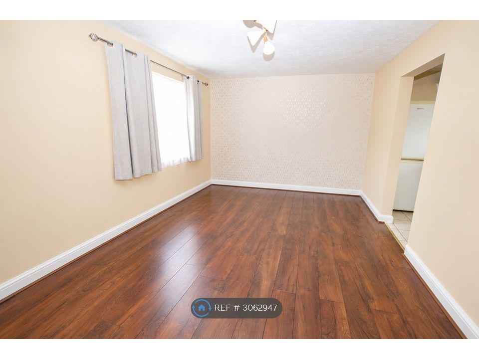 Property photo 2 of 14 Living Room