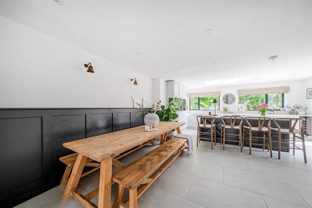 Property photo 3 of 17 Dining Room