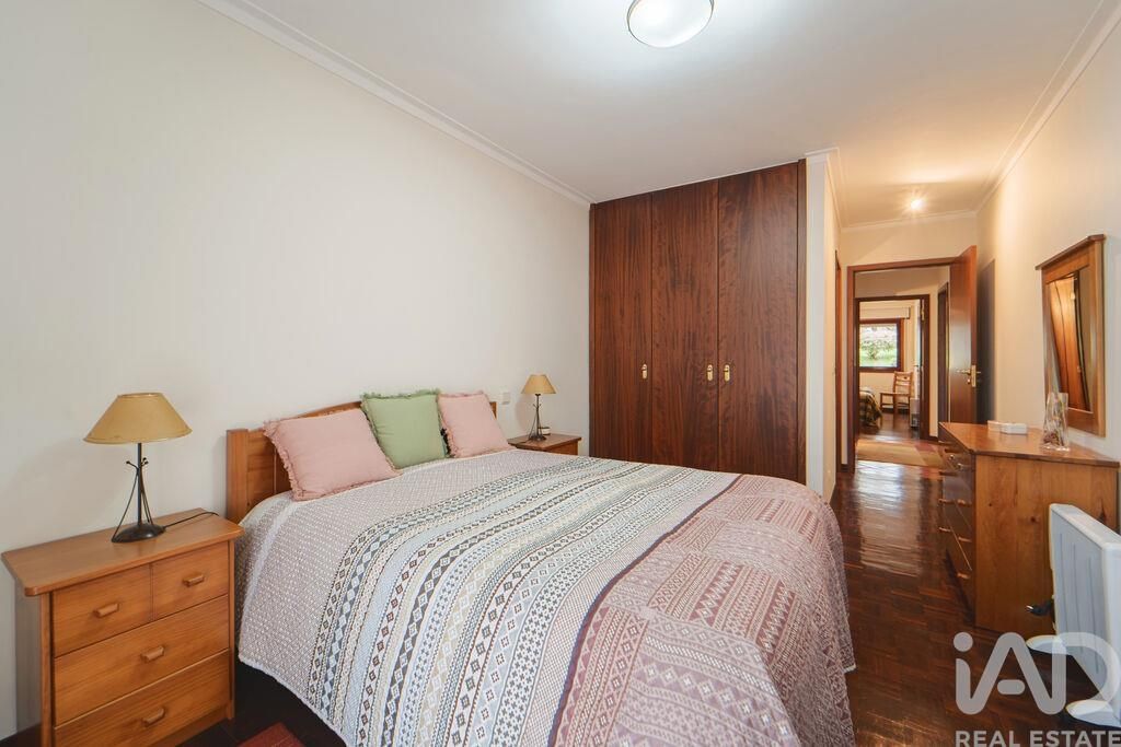 Property photo 1 of 32