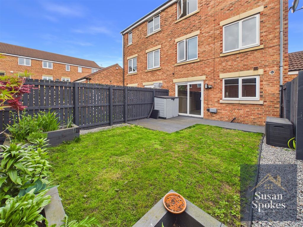Property photo 2 of 35 Cam01858G0-Pr0259-Still040.Jpg