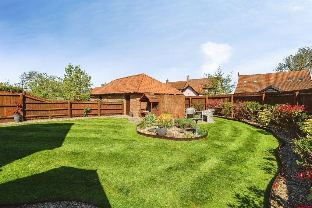 Property photo 2 of 23