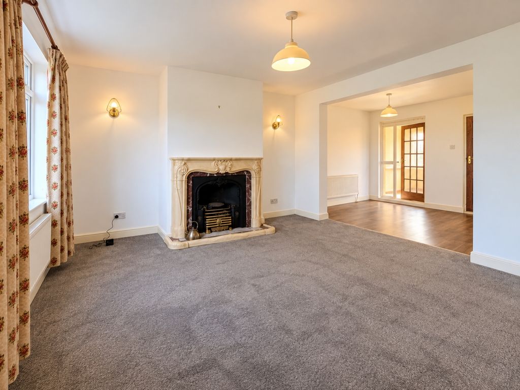 Property photo 2 of 14 Lounge2