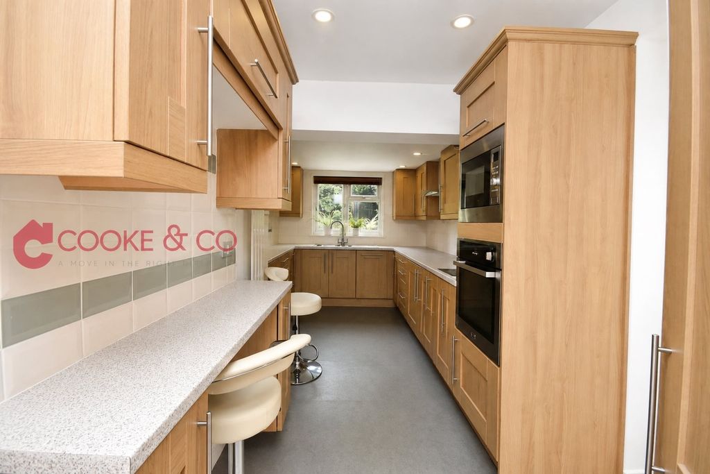 Property photo 2 of 14