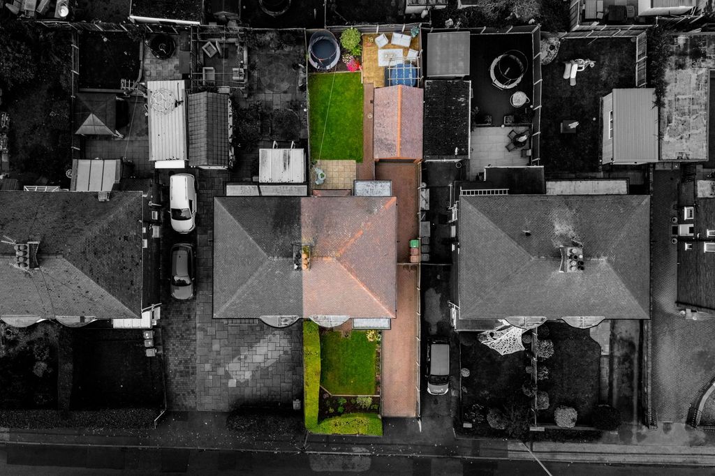 Property photo 3 of 25