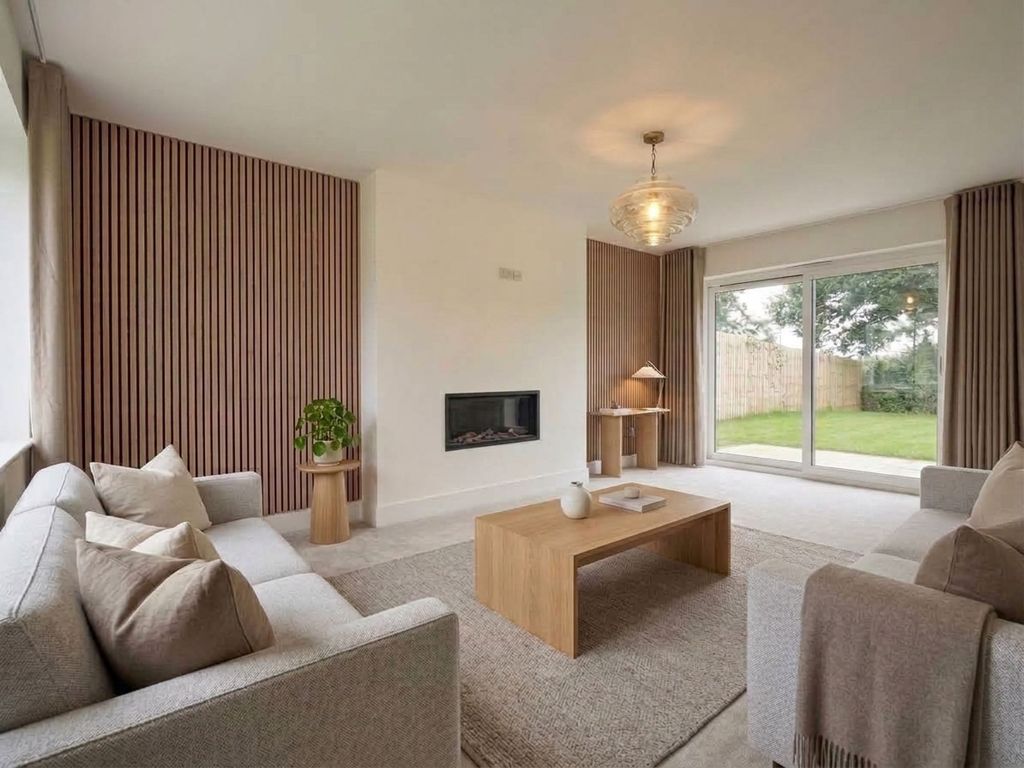 Property photo 3 of 17 Lounge