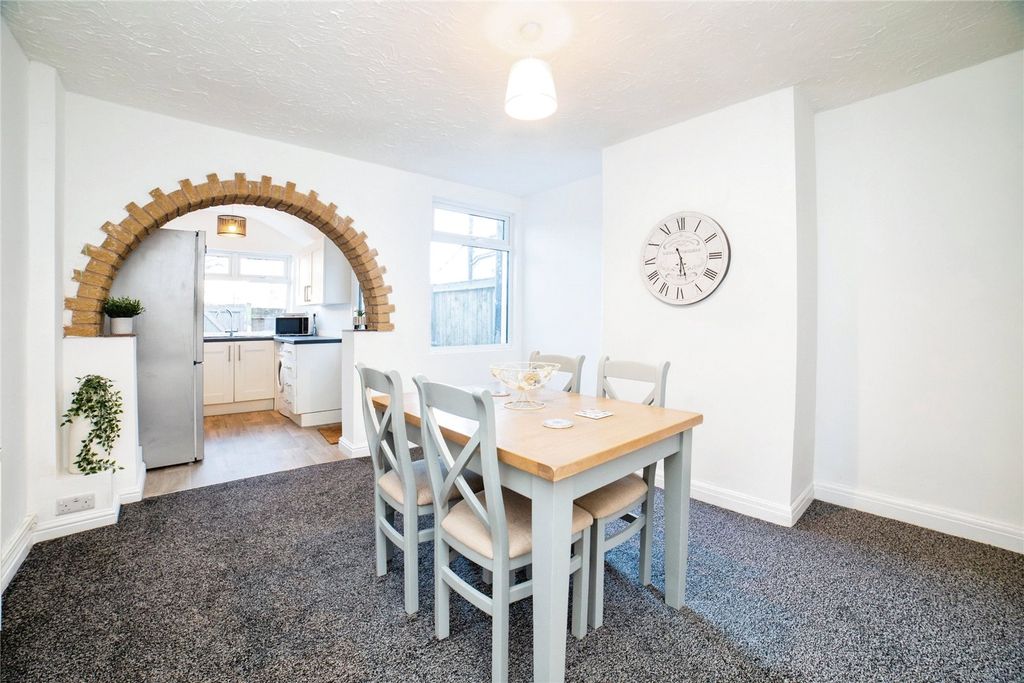Property photo 3 of 17 Picture No. 01