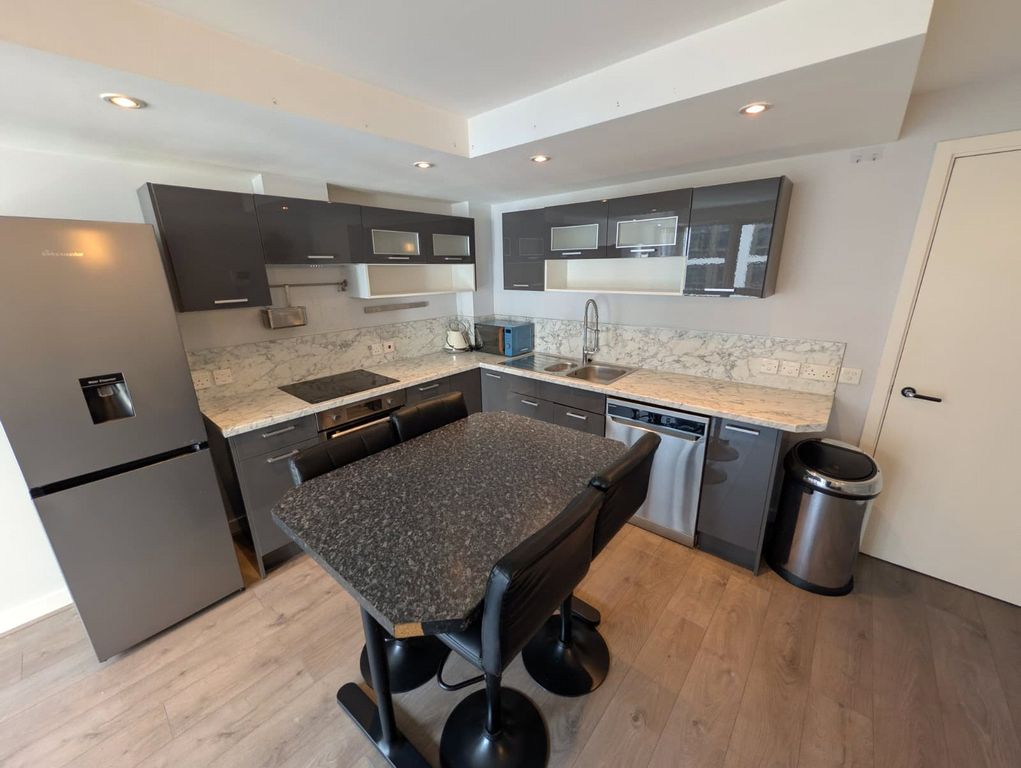 Property photo 2 of 10 Picture No. 21