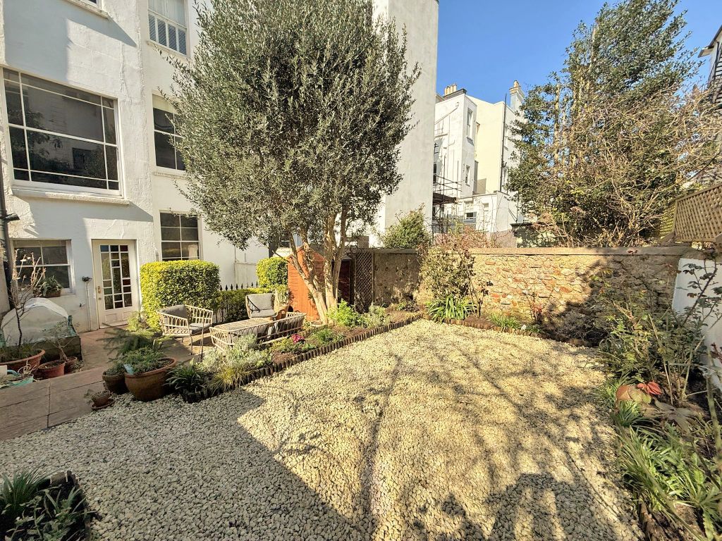 Property photo 2 of 18 3