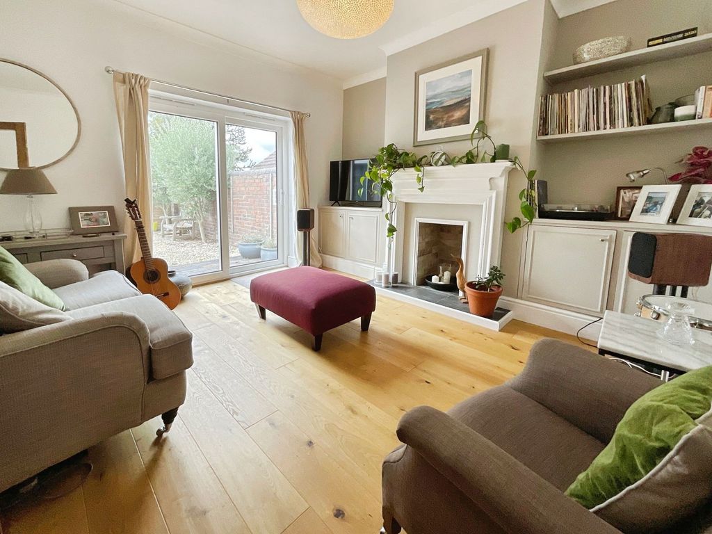 Property photo 1 of 25