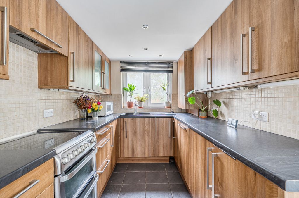 Property photo 3 of 13 1370186-3-68F63c6...