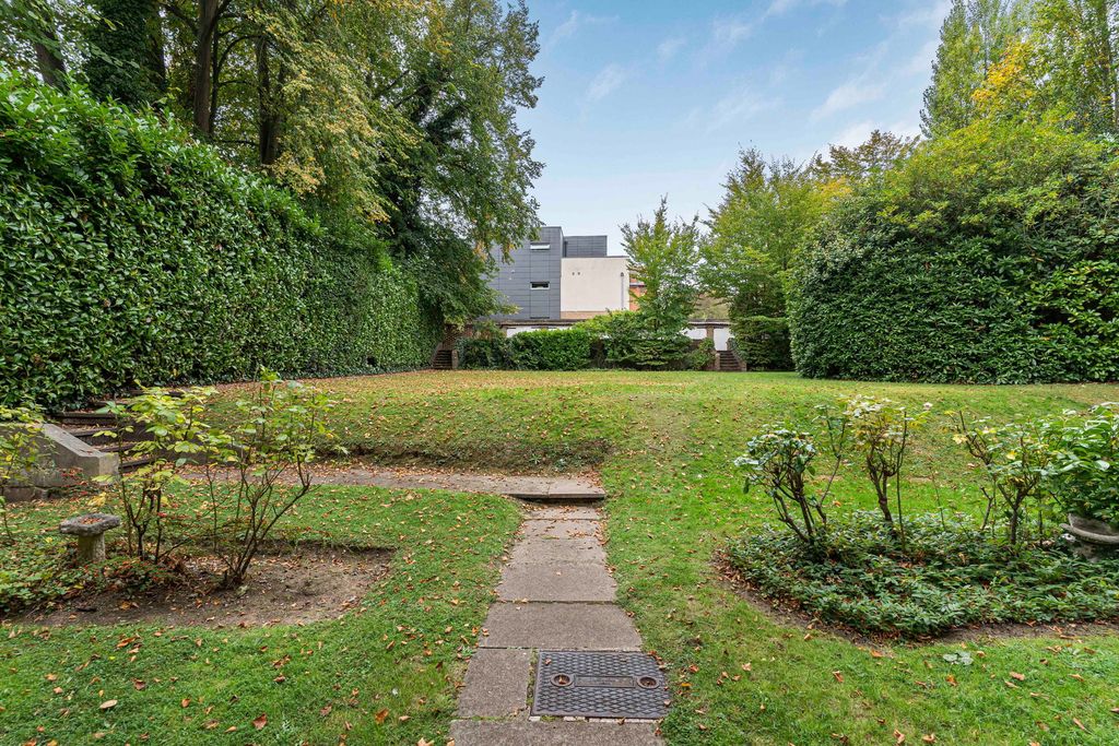 Property photo 3 of 12