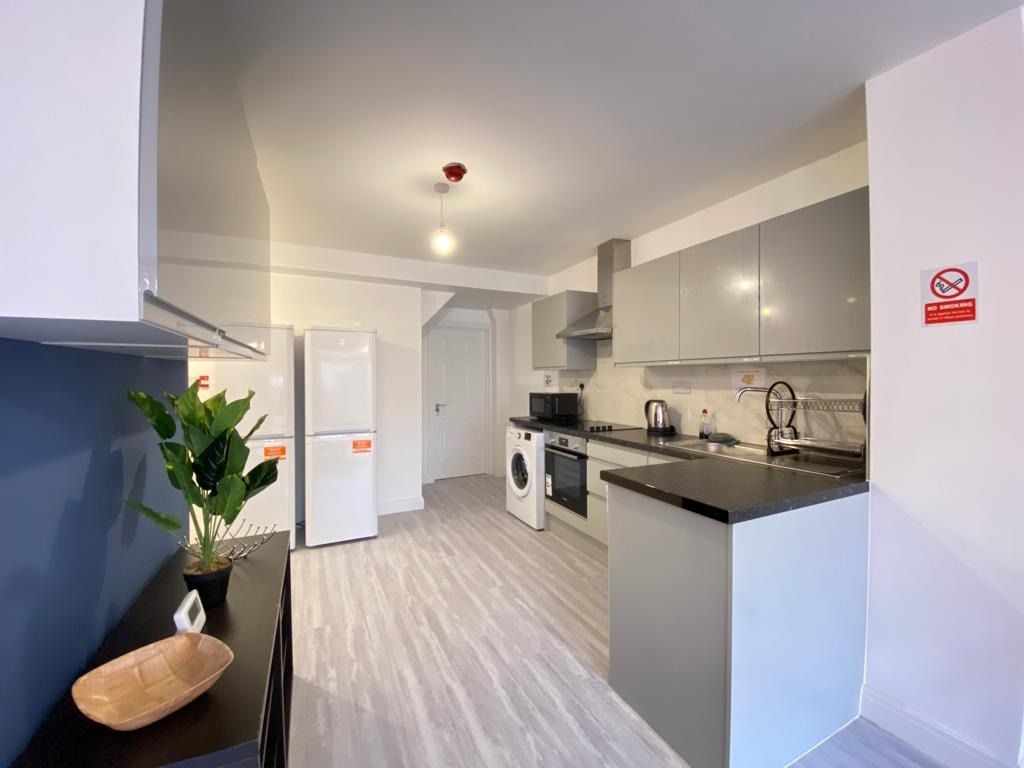 Property photo 3 of 33 Modern, Well-Maintained Kitchen With Ample Storage...