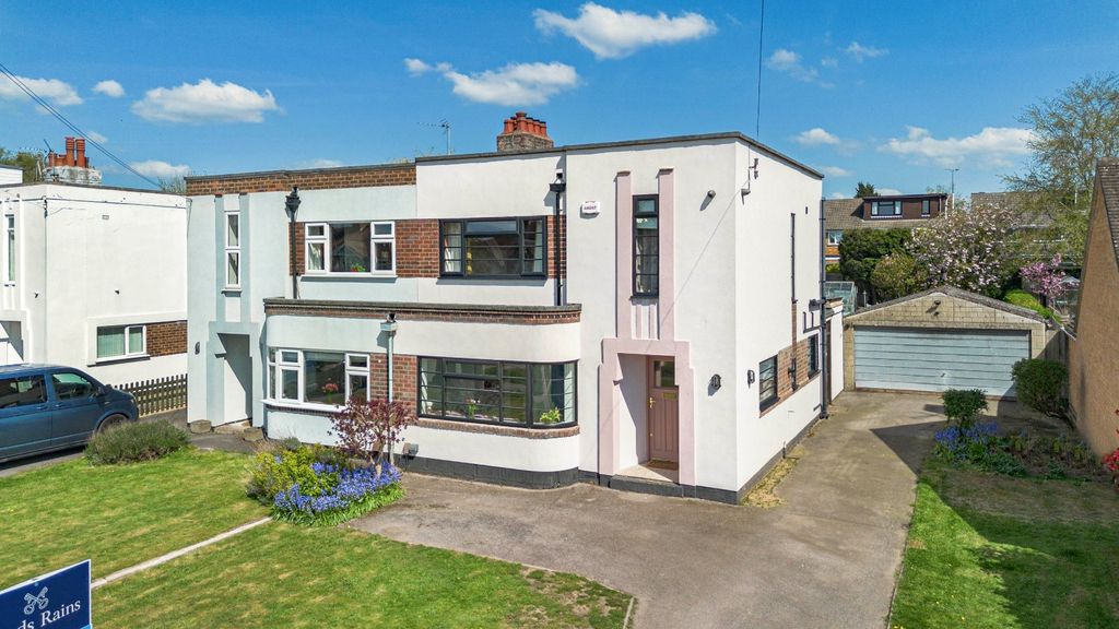 Property photo 1 of 54 Front