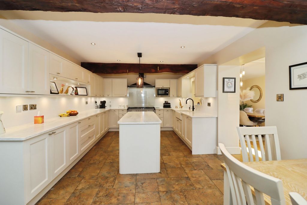 Property photo 3 of 39 Img_3594