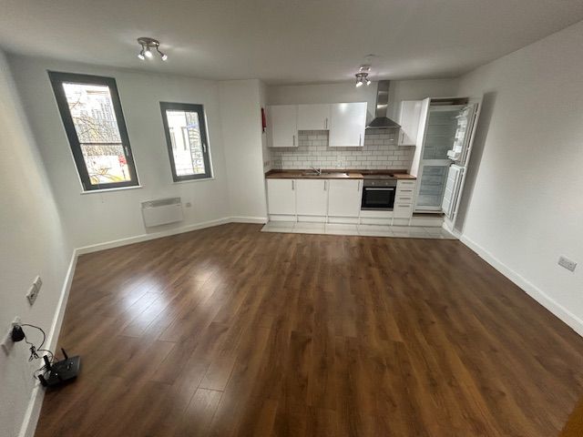 Property photo 1 of 3 Living Room