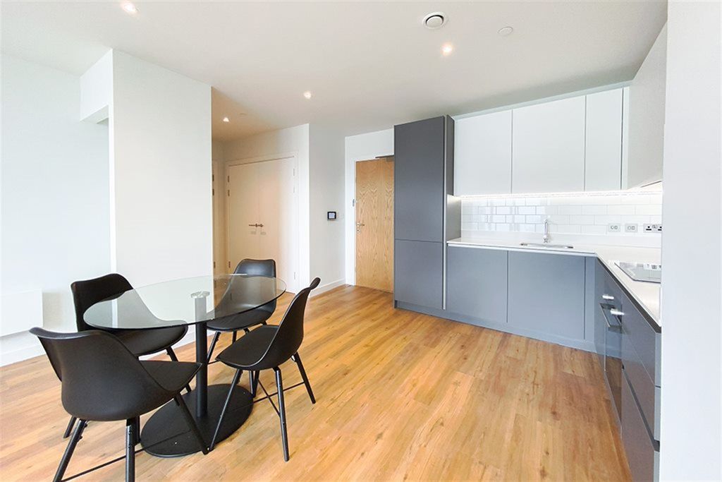 Property photo 3 of 15 (Main)