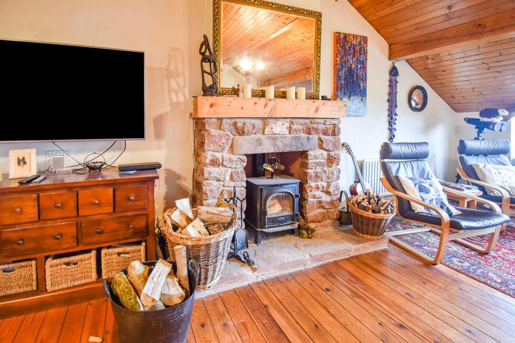 Property photo 3 of 36 Lounge 1