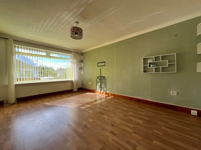 Property photo 1 of 6 Lounge