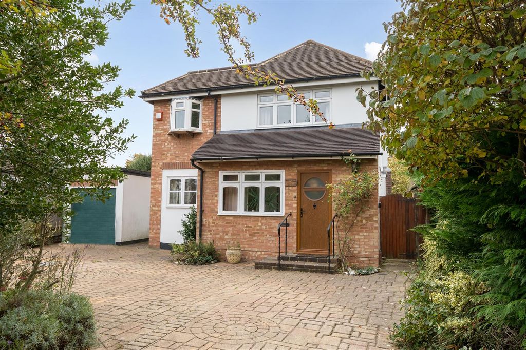 Property photo 1 of 18 1368999-29-68F22E8Fba1Ff.Jpg