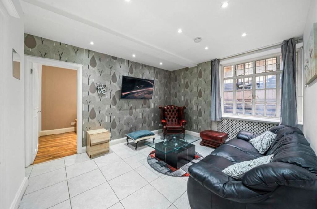 Property photo 3 of 13 Picture No. 05