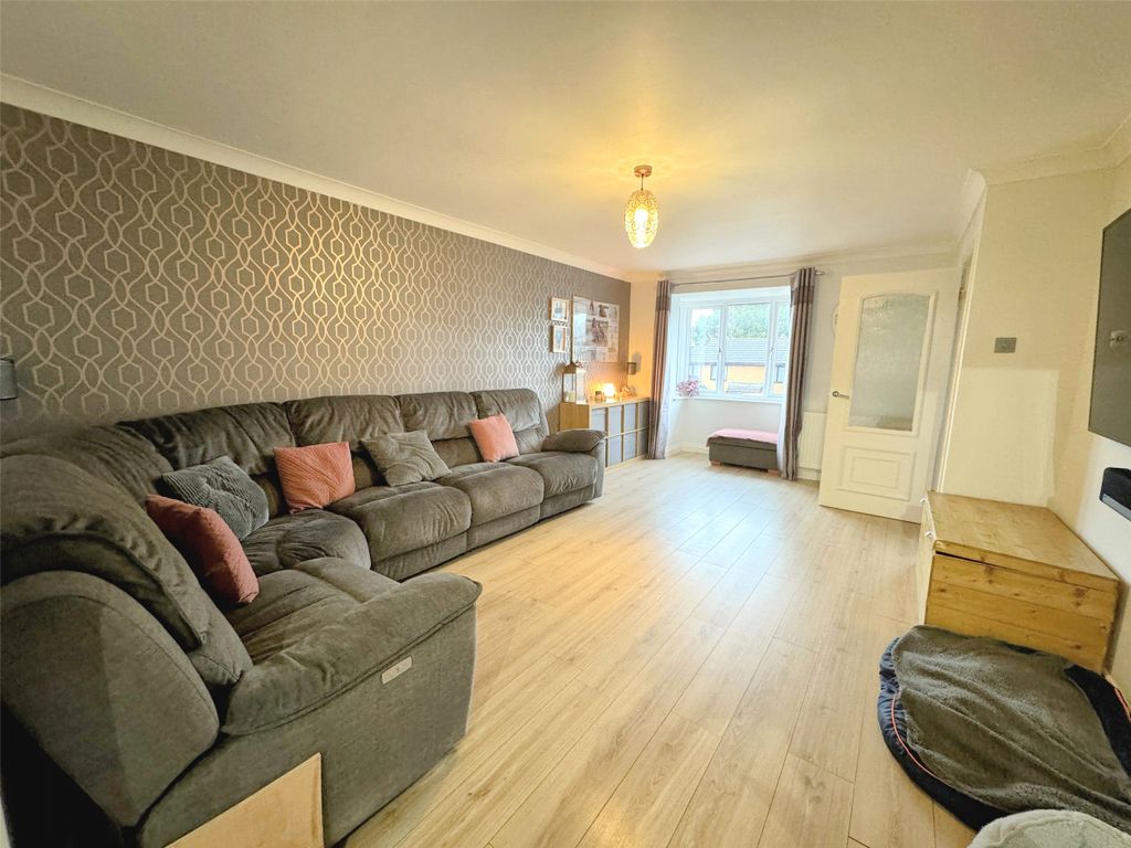 Property photo 3 of 16 Picture No. 18