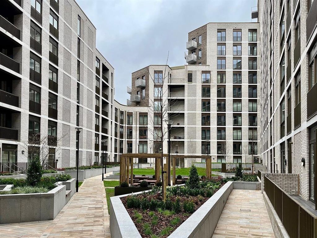 Property photo 1 of 6 2Lrjgq8-Lewmcg20B4Nr8Q.Jpg