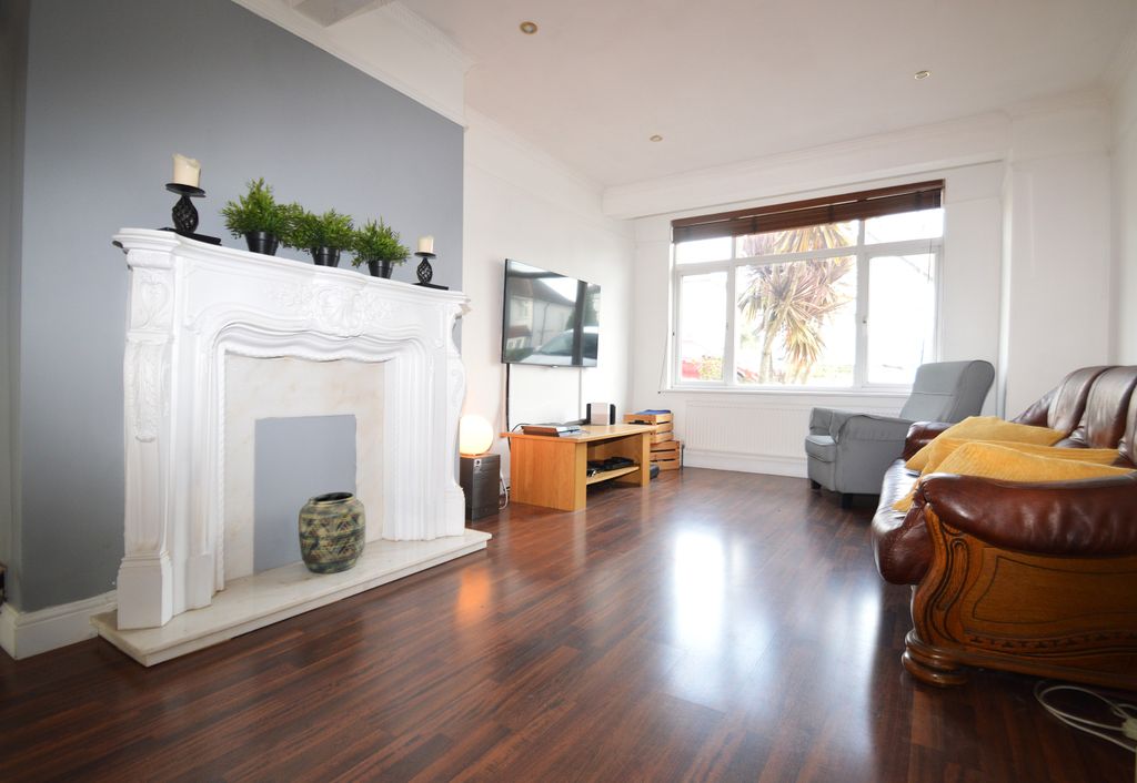 Property photo 2 of 15 Dsc_0167