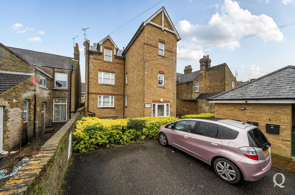 Property photo 2 of 15 Dba0891c-3E06-44F...