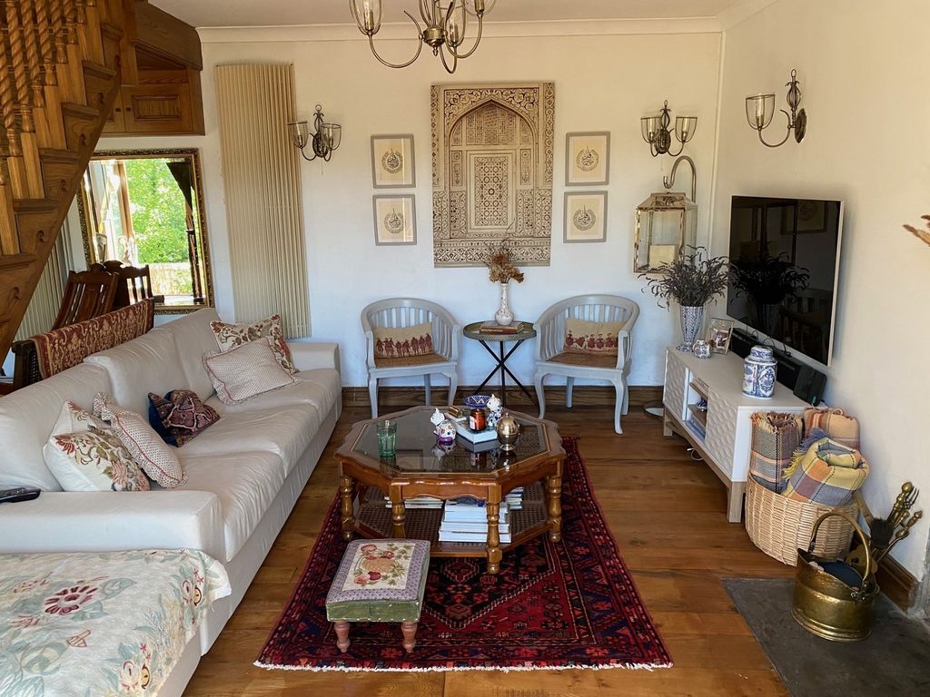 Property photo 2 of 19 Not Specified
