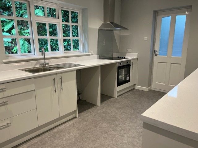 Property photo 2 of 7 Kitchen