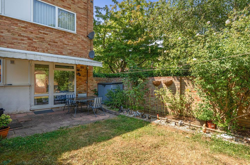 Property photo 2 of 12