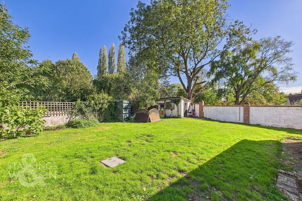 Property photo 2 of 37