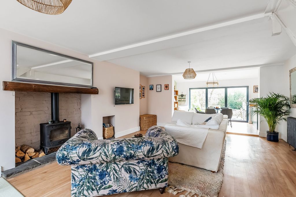 Property photo 3 of 39