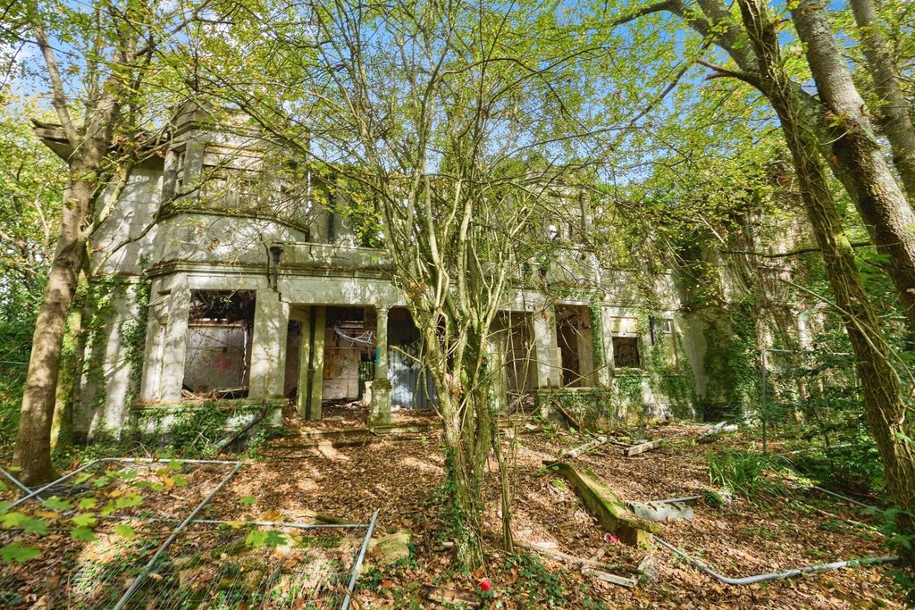 Property photo 3 of 7 Holly Grange