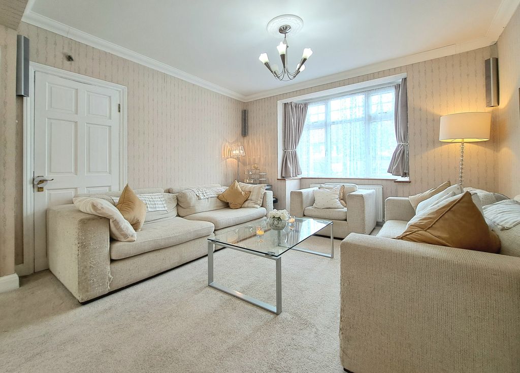 Property photo 1 of 27