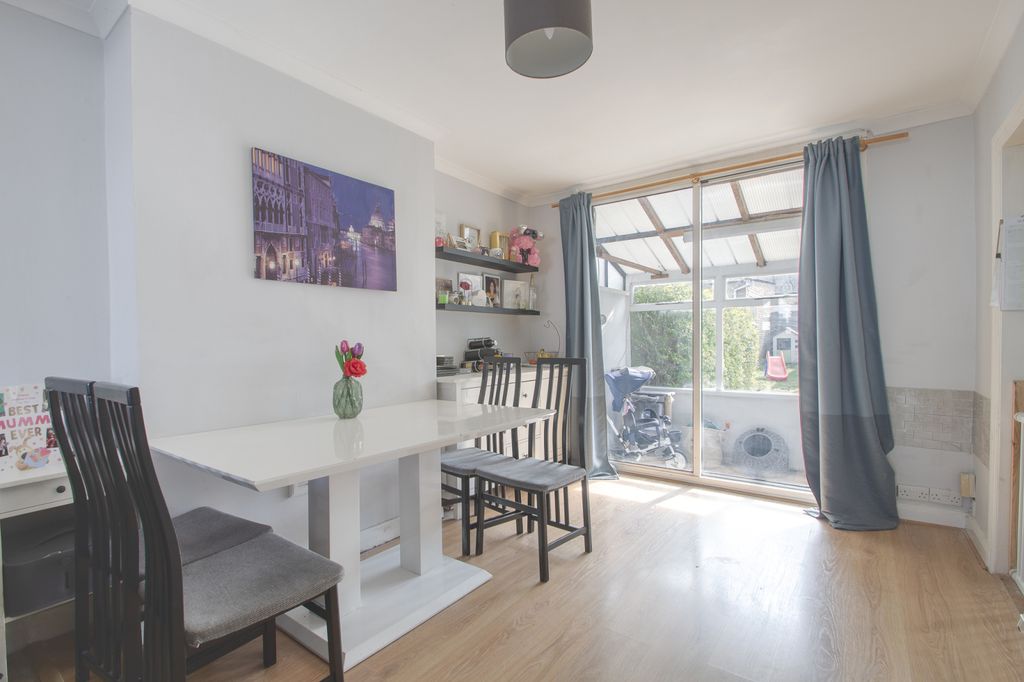 Property photo 2 of 12 Gallery