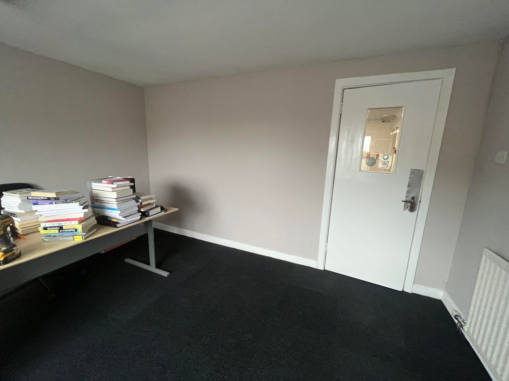 Property photo 2 of 2 Room 4