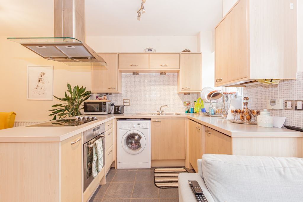 Property photo 3 of 9 137892