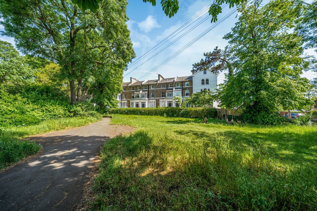 Property photo 1 of 16 1465824-12-6A0F0d...