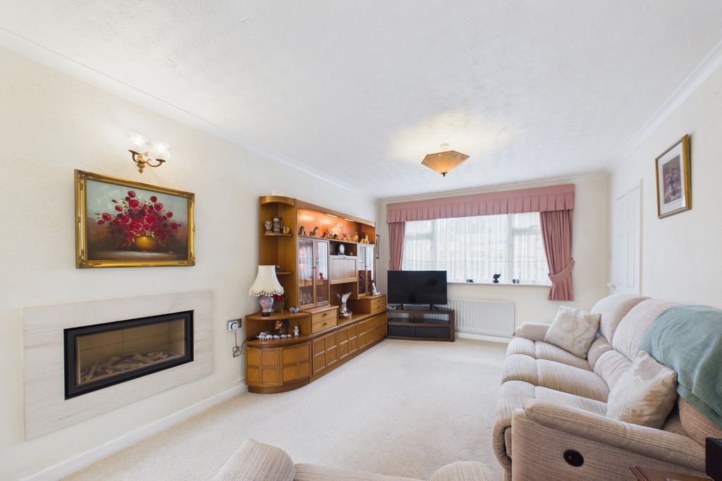 Property photo 2 of 15 Picture No. 13