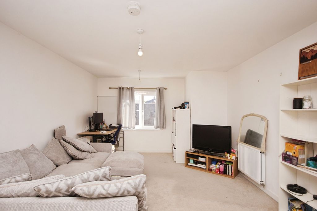Property photo 2 of 16 Photo