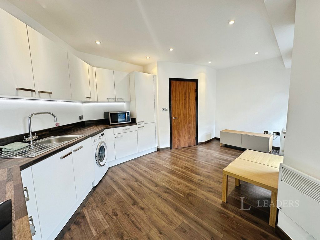 Property photo 3 of 11 Pbox-Img.Jpg